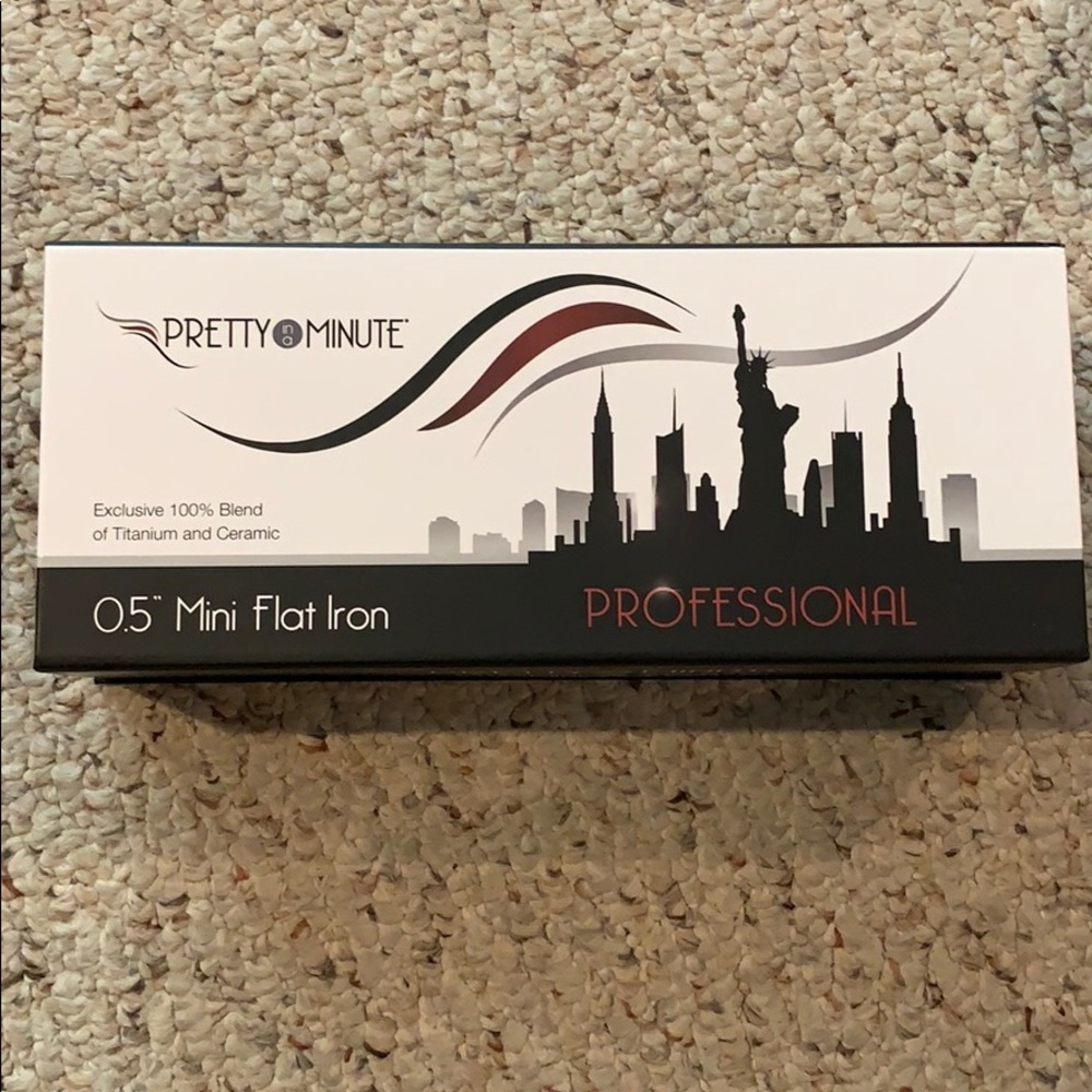 Pretty In A Minute 0.5” Mini Flat Iron